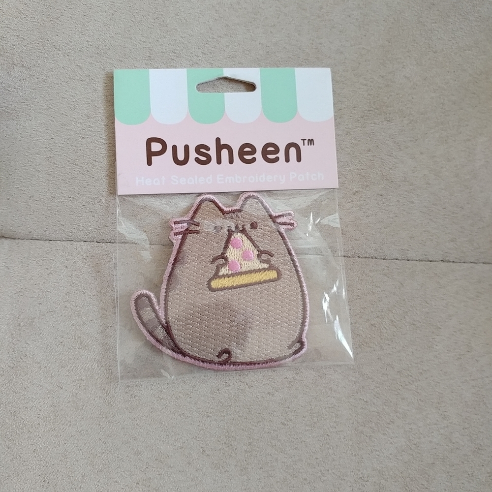 Pusheen iron-on pizza patch
